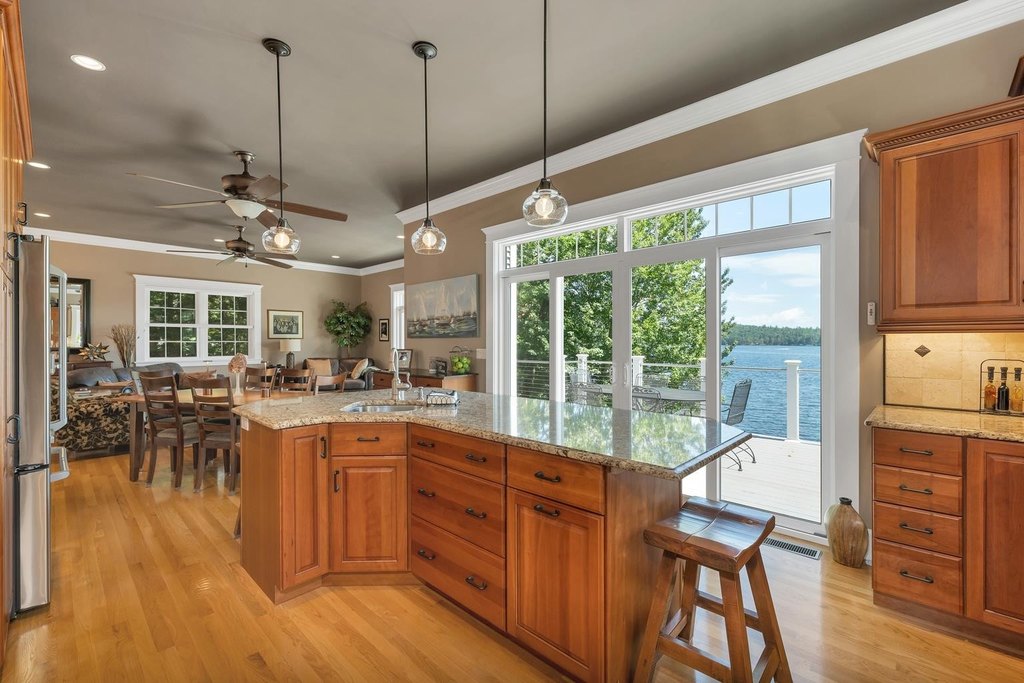 Alton, New Hampshire, 03810, United States, 2 Bedrooms Bedrooms, ,3.5 BathroomsBathrooms,Residential,Forsale,1909916