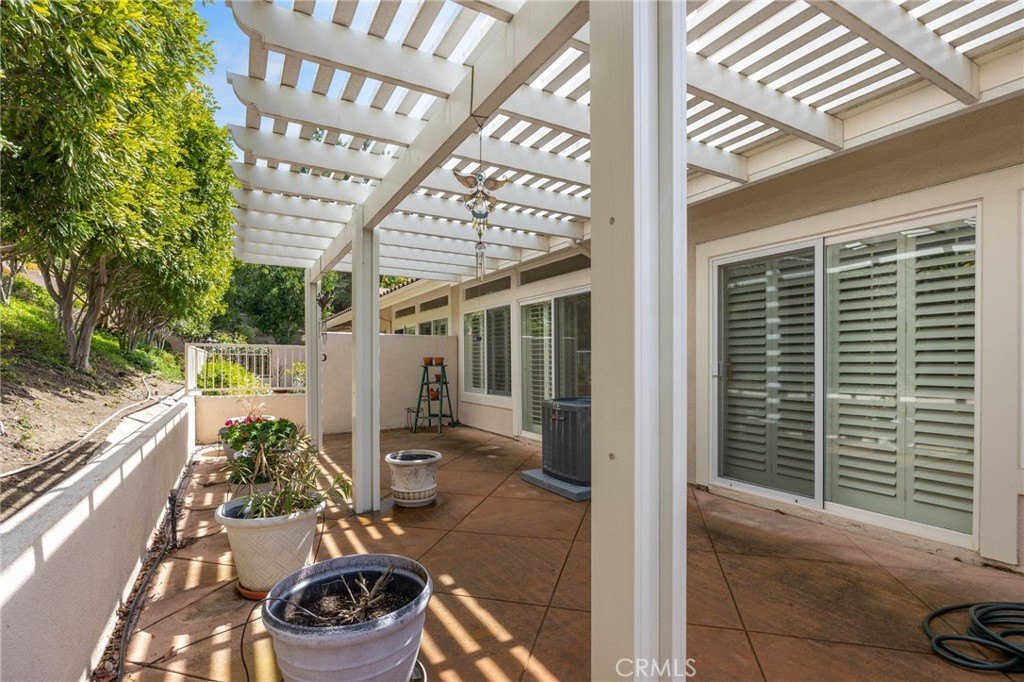 Mission Viejo, California, 92692, United States, 2 Bedrooms Bedrooms, ,2 BathroomsBathrooms,Residential,Forsale,1927544