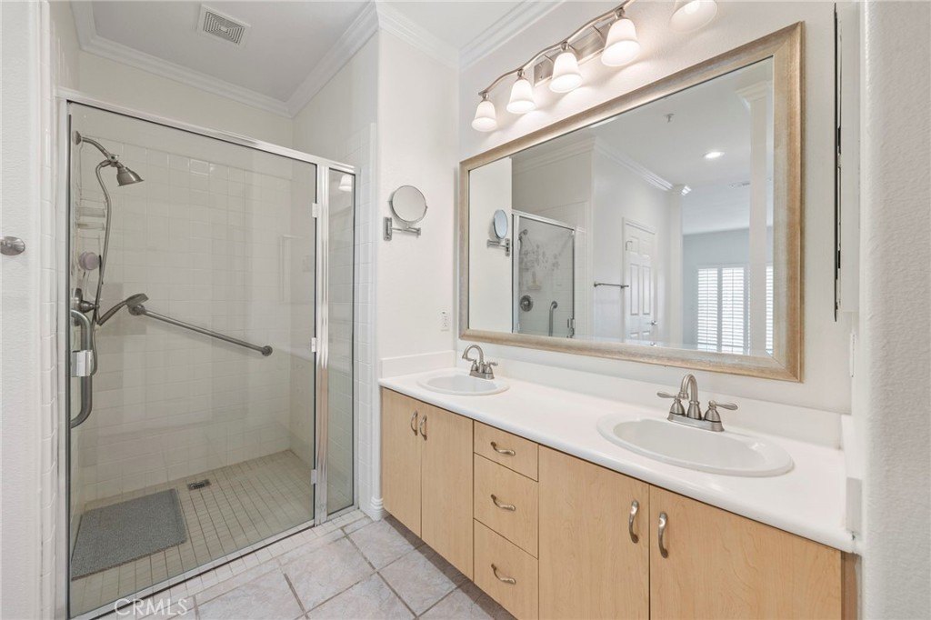 Mission Viejo, California, 92692, United States, 2 Bedrooms Bedrooms, ,2 BathroomsBathrooms,Residential,Forsale,1927544