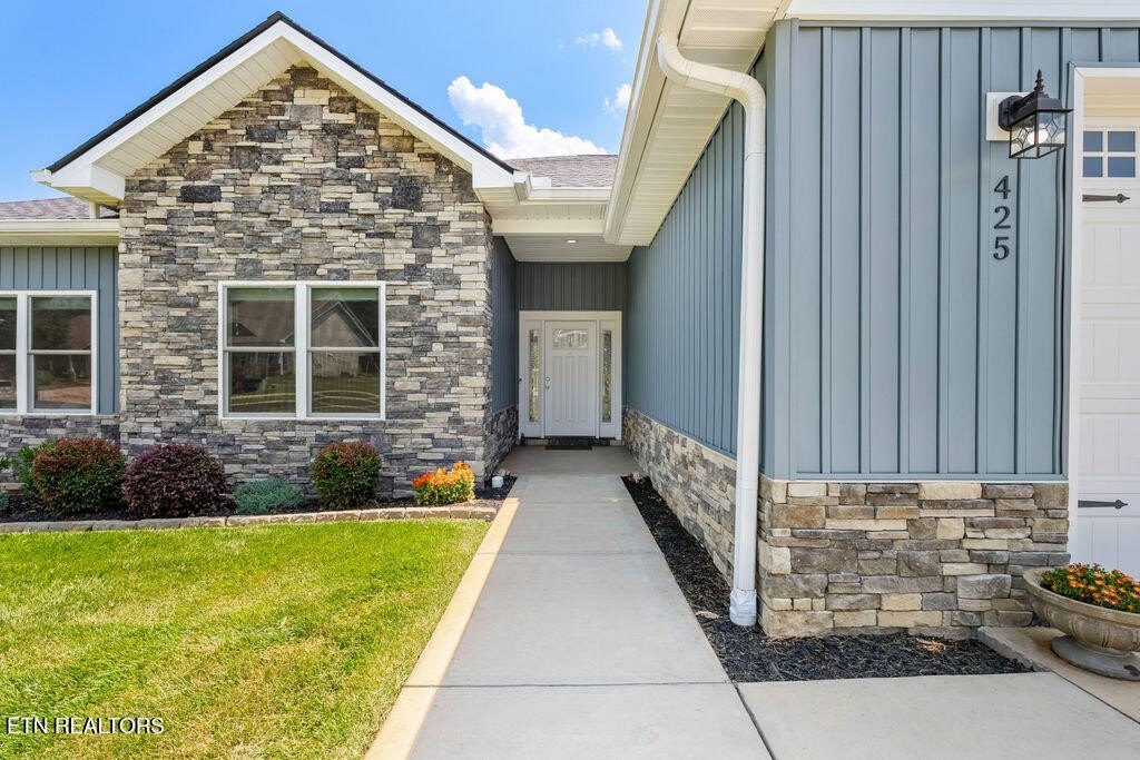 Loudon, Tennessee, 37774, United States, 3 Bedrooms Bedrooms, ,2 BathroomsBathrooms,Residential,Forsale,1942457