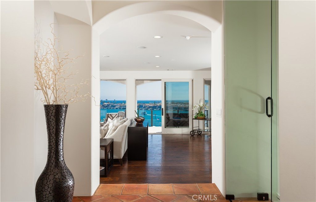 Corona del Mar, California, 92625, United States, 4 Bedrooms Bedrooms, ,3.5 BathroomsBathrooms,Residential,Forsale,1899771