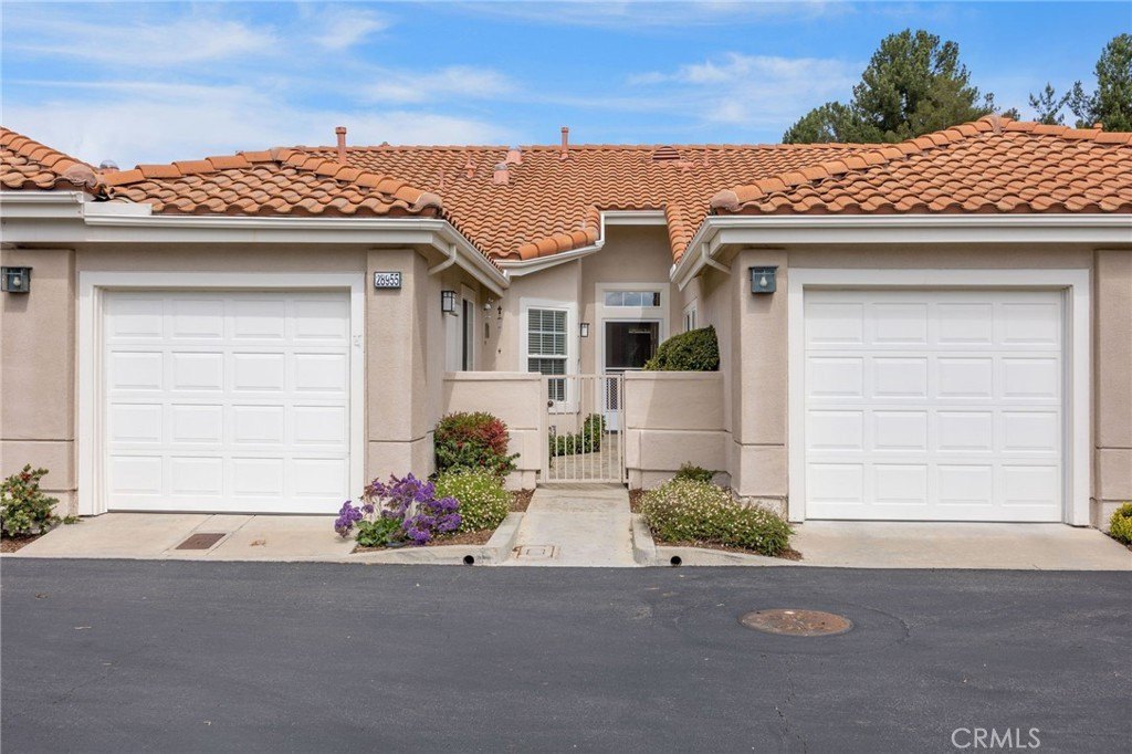 Mission Viejo, California, 92692, United States, 2 Bedrooms Bedrooms, ,2 BathroomsBathrooms,Residential,Forsale,1927544