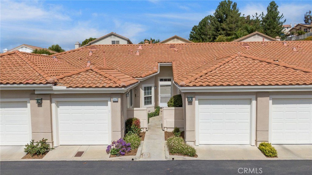 Mission Viejo, California, 92692, United States, 2 Bedrooms Bedrooms, ,2 BathroomsBathrooms,Residential,Forsale,1927544