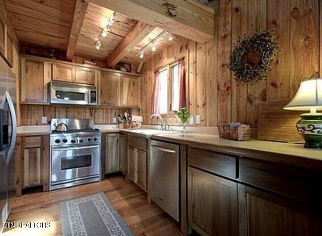 Gainesboro, Tennessee, 38562, United States, 2 Bedrooms Bedrooms, ,1 BathroomBathrooms,Residential,Forsale,1905429