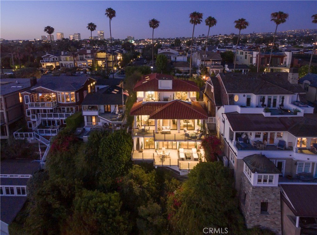 Corona del Mar, California, 92625, United States, 4 Bedrooms Bedrooms, ,3.5 BathroomsBathrooms,Residential,Forsale,1899771
