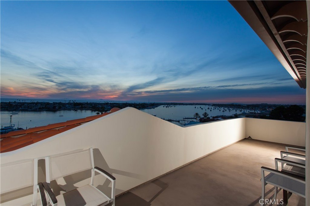 Corona del Mar, California, 92625, United States, 4 Bedrooms Bedrooms, ,3.5 BathroomsBathrooms,Residential,Forsale,1899771