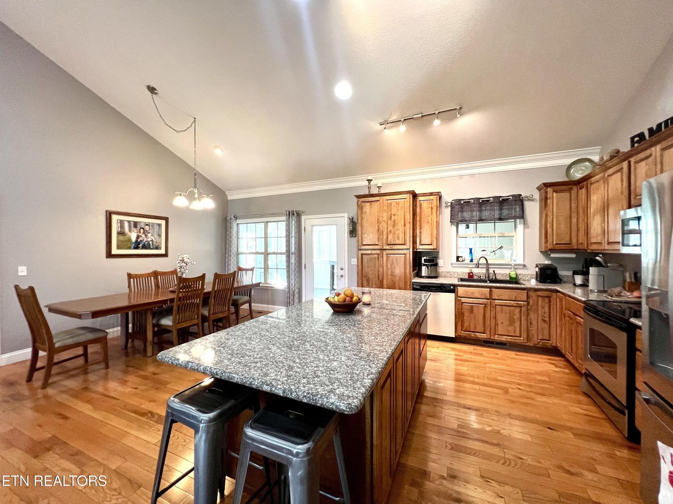 Sevierville, Tennessee, 37862, United States, 3 Bedrooms Bedrooms, ,2 BathroomsBathrooms,Residential,Forsale,1893776