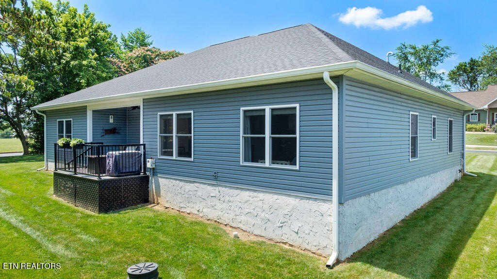 Loudon, Tennessee, 37774, United States, 3 Bedrooms Bedrooms, ,2 BathroomsBathrooms,Residential,Forsale,1942457