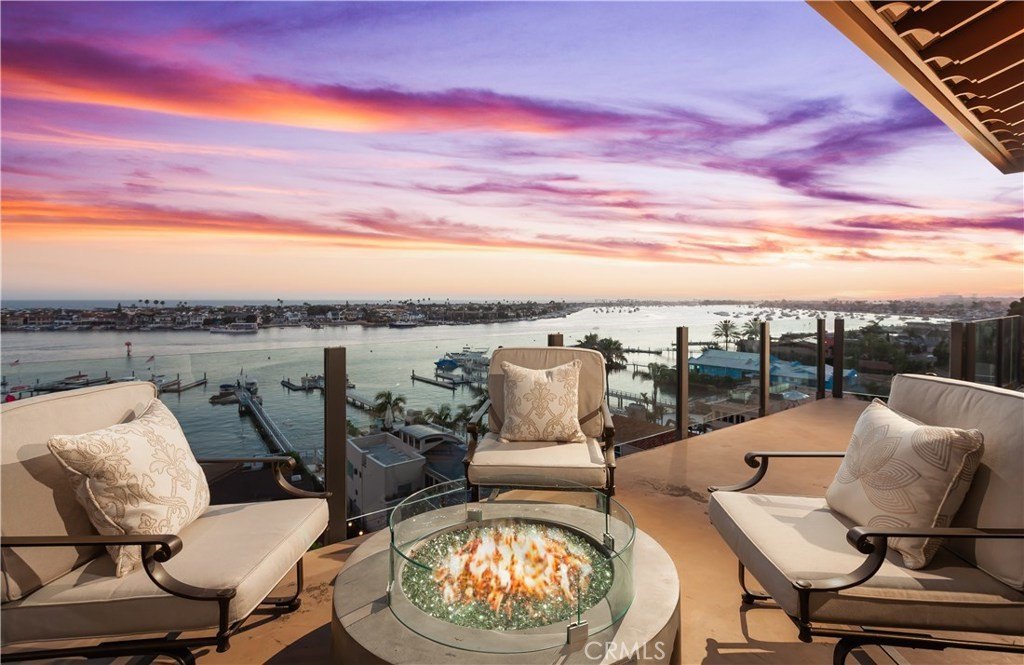 Corona del Mar, California, 92625, United States, 4 Bedrooms Bedrooms, ,3.5 BathroomsBathrooms,Residential,Forsale,1899771