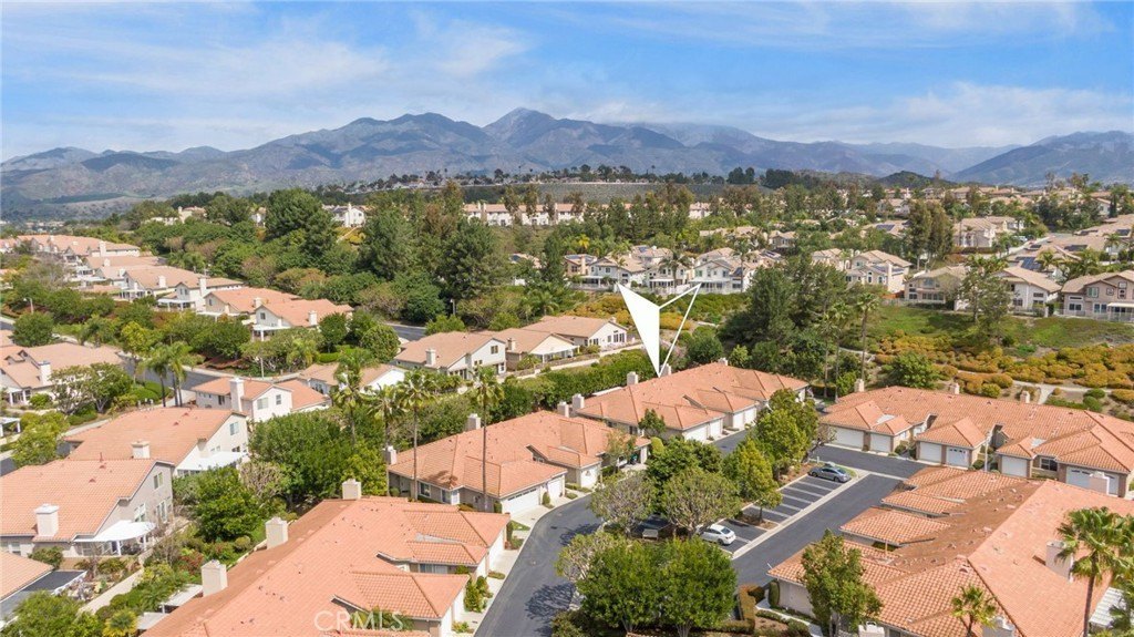 Mission Viejo, California, 92692, United States, 2 Bedrooms Bedrooms, ,2 BathroomsBathrooms,Residential,Forsale,1927544