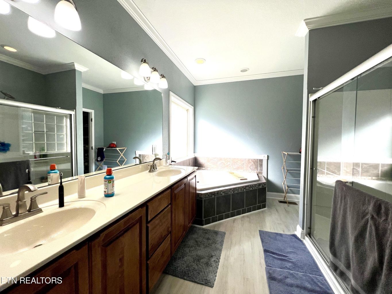 Sevierville, Tennessee, 37862, United States, 3 Bedrooms Bedrooms, ,2 BathroomsBathrooms,Residential,Forsale,1893776