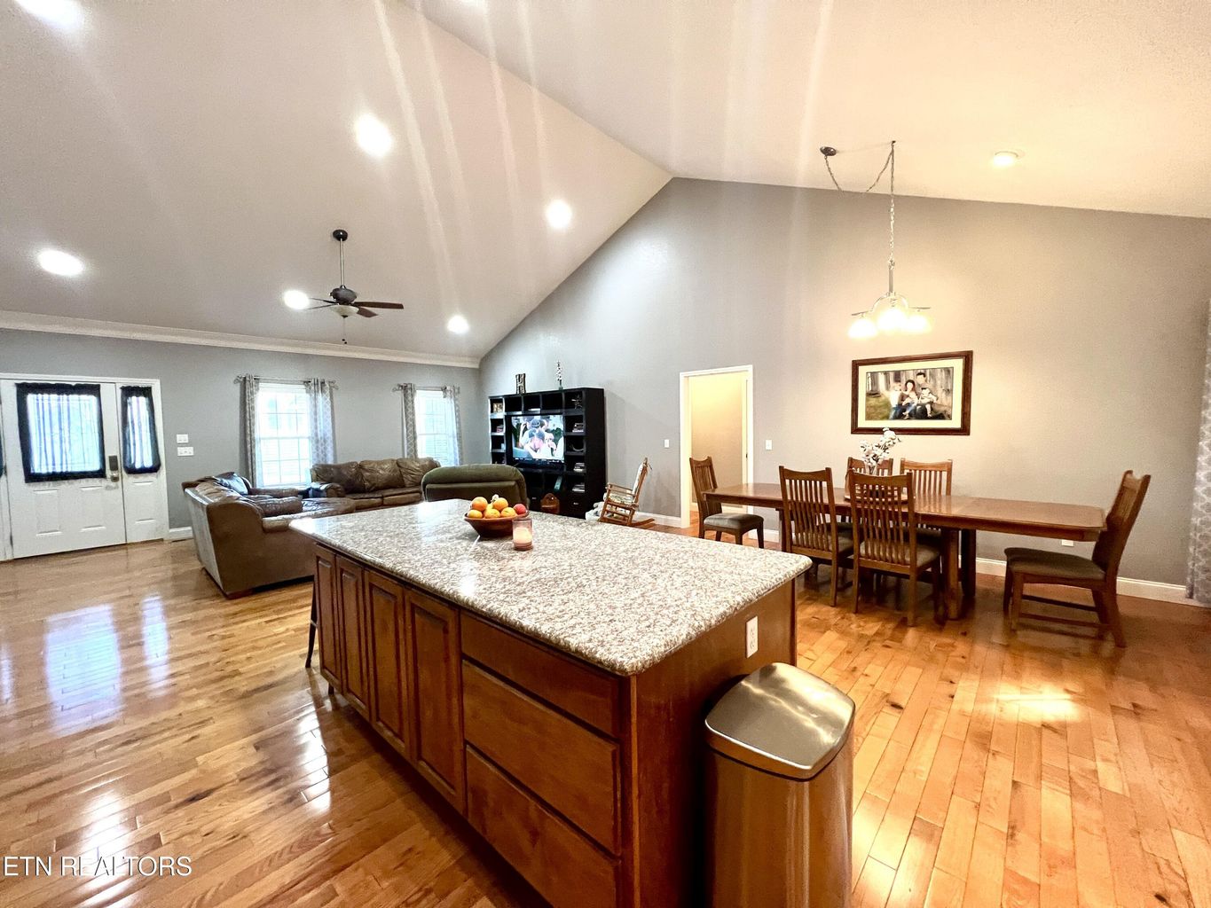 Sevierville, Tennessee, 37862, United States, 3 Bedrooms Bedrooms, ,2 BathroomsBathrooms,Residential,Forsale,1893776
