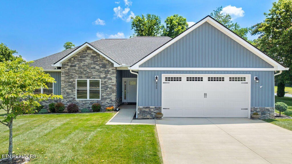 Loudon, Tennessee, 37774, United States, 3 Bedrooms Bedrooms, ,2 BathroomsBathrooms,Residential,Forsale,1942457