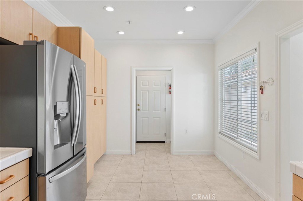 Mission Viejo, California, 92692, United States, 2 Bedrooms Bedrooms, ,2 BathroomsBathrooms,Residential,Forsale,1927544