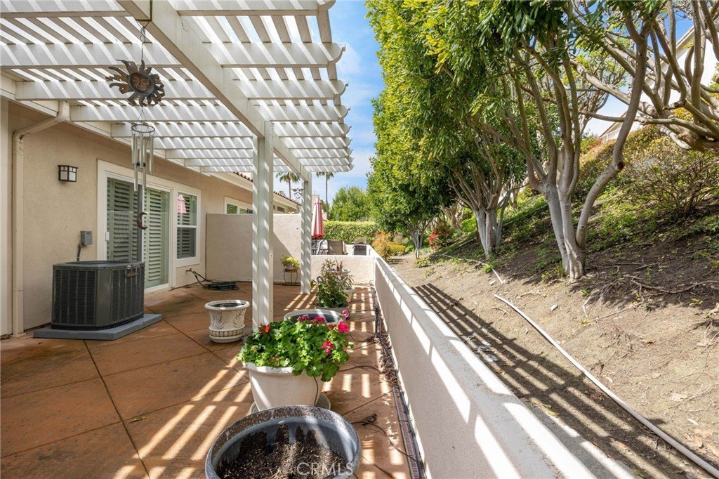 Mission Viejo, California, 92692, United States, 2 Bedrooms Bedrooms, ,2 BathroomsBathrooms,Residential,Forsale,1927544