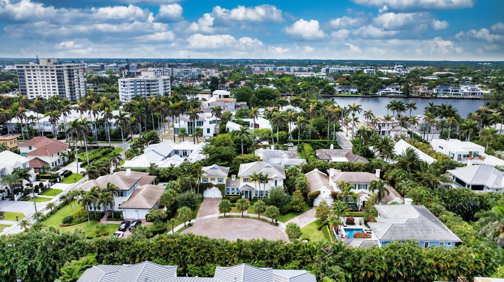 Delray Beach, Florida, 33483, United States, 4 Bedrooms Bedrooms, ,4.5 BathroomsBathrooms,Residential,Forsale,1905161