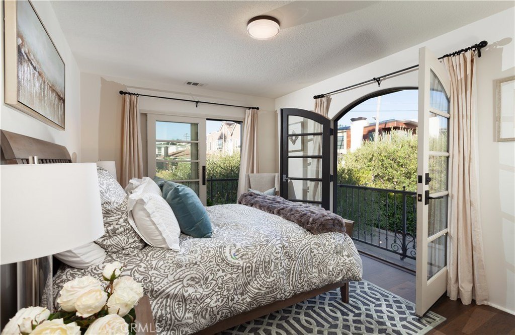 Corona del Mar, California, 92625, United States, 4 Bedrooms Bedrooms, ,3.5 BathroomsBathrooms,Residential,Forsale,1899771
