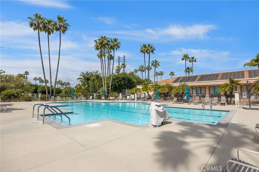 Mission Viejo, California, 92692, United States, 2 Bedrooms Bedrooms, ,2 BathroomsBathrooms,Residential,Forsale,1927544
