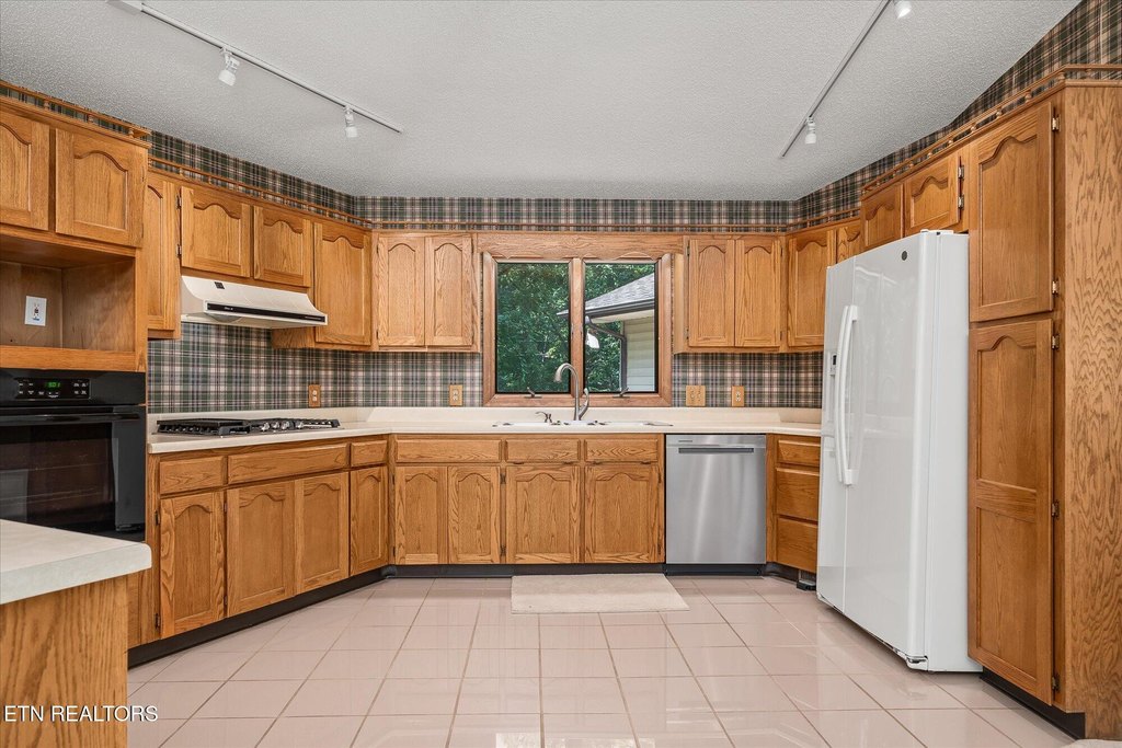 Crossville, Tennessee, 38558, United States, 2 Bedrooms Bedrooms, ,2 BathroomsBathrooms,Residential,Forsale,1907858