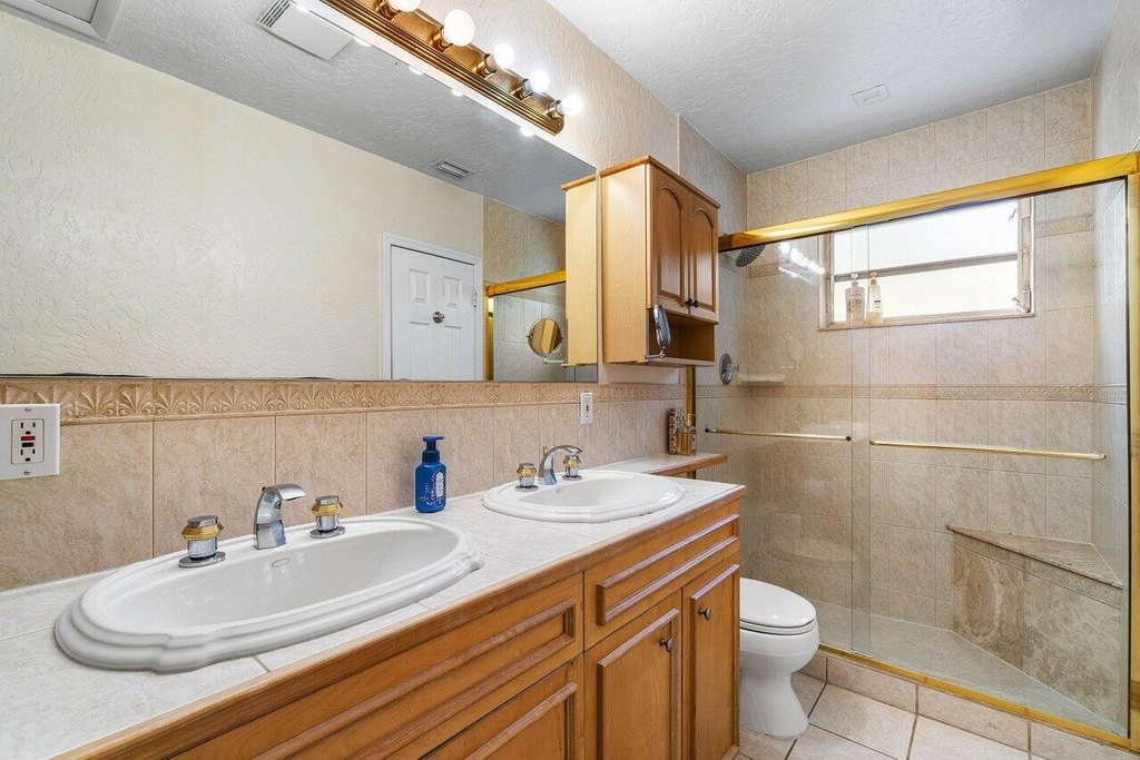 North Palm Beach, Florida, 33408, United States, 3 Bedrooms Bedrooms, ,2 BathroomsBathrooms,Residential,Forsale,1952149