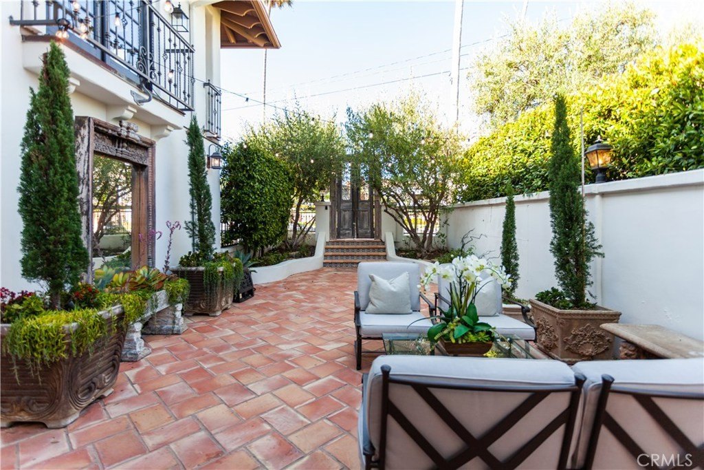 Corona del Mar, California, 92625, United States, 4 Bedrooms Bedrooms, ,3.5 BathroomsBathrooms,Residential,Forsale,1899771