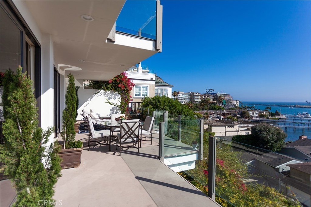 Corona del Mar, California, 92625, United States, 4 Bedrooms Bedrooms, ,3.5 BathroomsBathrooms,Residential,Forsale,1899771