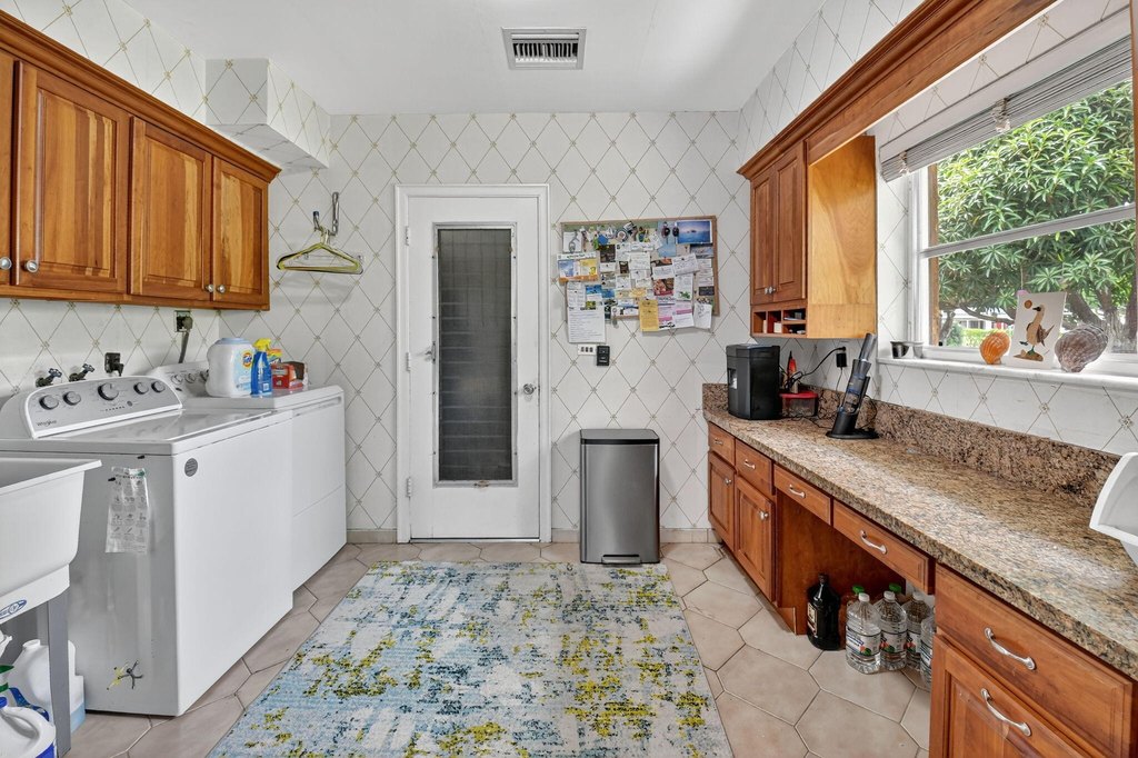 Delray Beach, Florida, 33444, United States, 4 Bedrooms Bedrooms, ,2.5 BathroomsBathrooms,Residential,Forsale,1905179