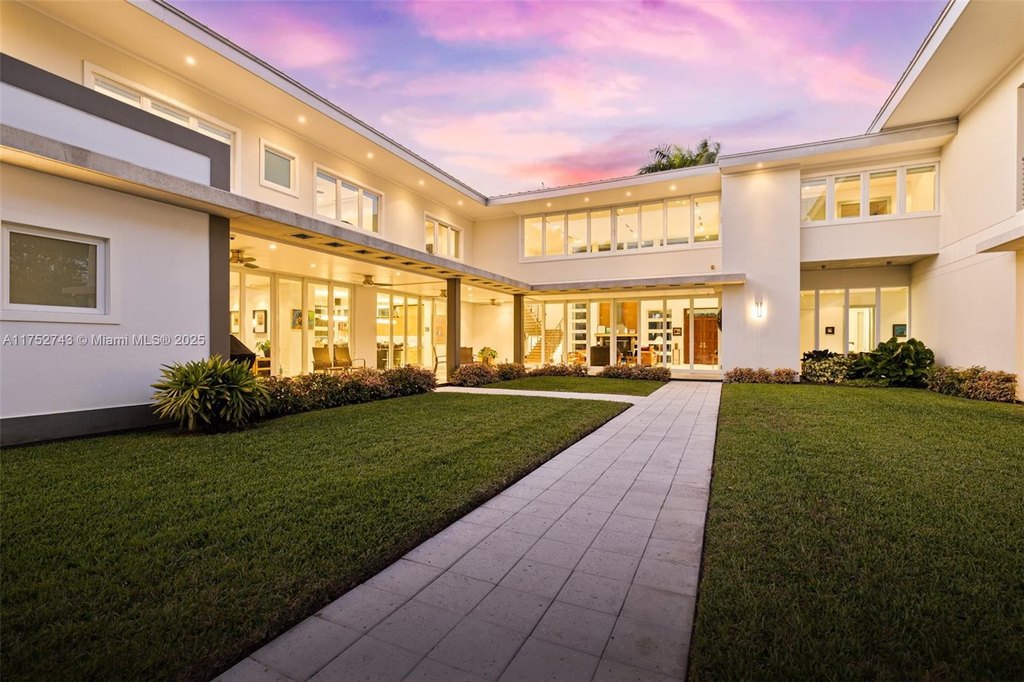 Pinecrest, Florida, 33156, United States, 6 Bedrooms Bedrooms, ,7 BathroomsBathrooms,Residential,Forsale,1946662