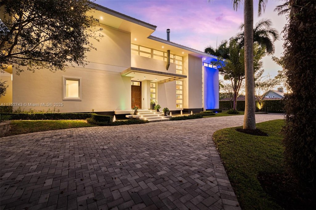 Pinecrest, Florida, 33156, United States, 6 Bedrooms Bedrooms, ,7 BathroomsBathrooms,Residential,Forsale,1946662
