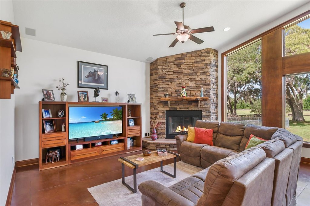 MORRISTON, Florida, 32668, United States, 4 Bedrooms Bedrooms, ,2.5 BathroomsBathrooms,Residential,Forsale,1905395
