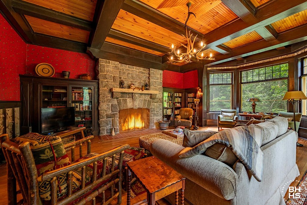 Saranac Lake, New York, 12983, United States, 6 Bedrooms Bedrooms, ,5.5 BathroomsBathrooms,Residential,Forsale,1953155
