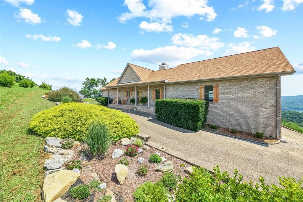 Hilham, Tennessee, 38568, United States, 4 Bedrooms Bedrooms, ,3 BathroomsBathrooms,Residential,Forsale,1929824