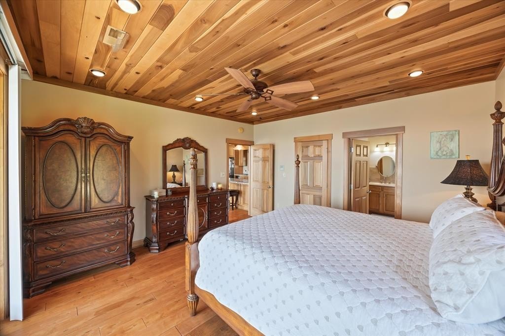 Hilham, Tennessee, 38568, United States, 4 Bedrooms Bedrooms, ,3 BathroomsBathrooms,Residential,Forsale,1929824