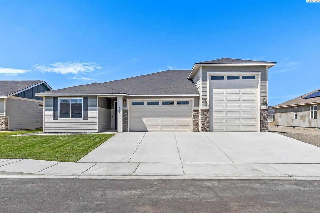 Pasco, Washington, 99301, United States, 3 Bedrooms Bedrooms, ,2 BathroomsBathrooms,Residential,Forsale,1898149