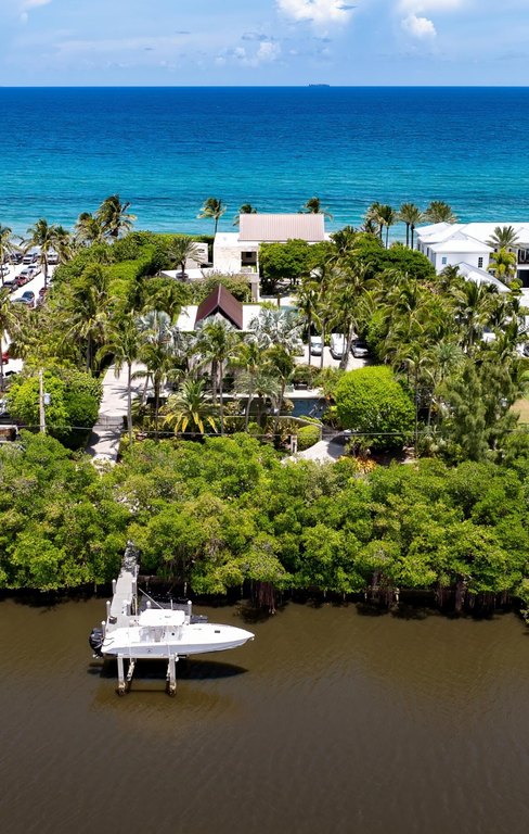 Manalapan, Florida, 33462, United States, 6 Bedrooms Bedrooms, ,5.5 BathroomsBathrooms,Residential,Forsale,1952515