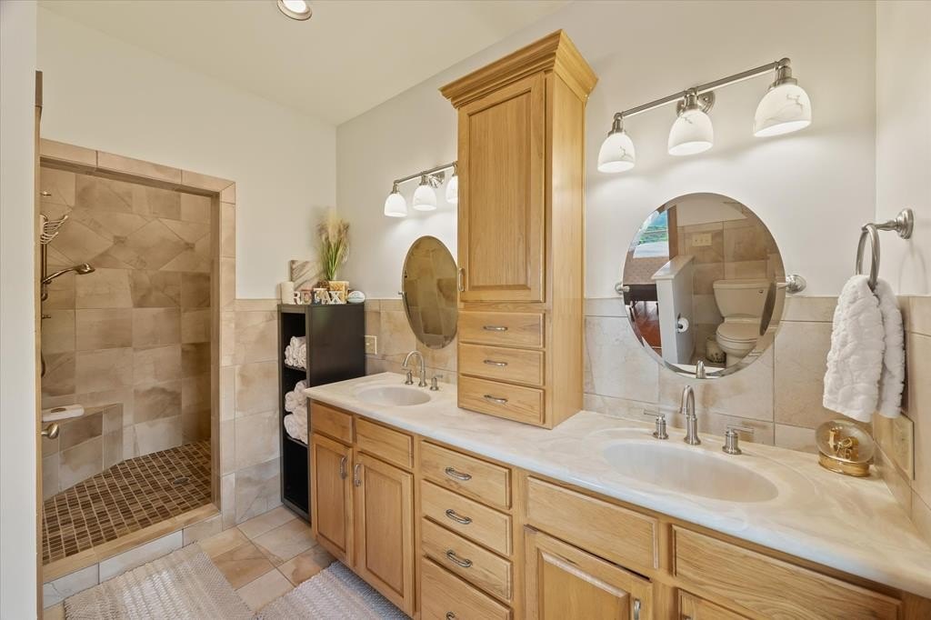 Hilham, Tennessee, 38568, United States, 4 Bedrooms Bedrooms, ,3 BathroomsBathrooms,Residential,Forsale,1929824