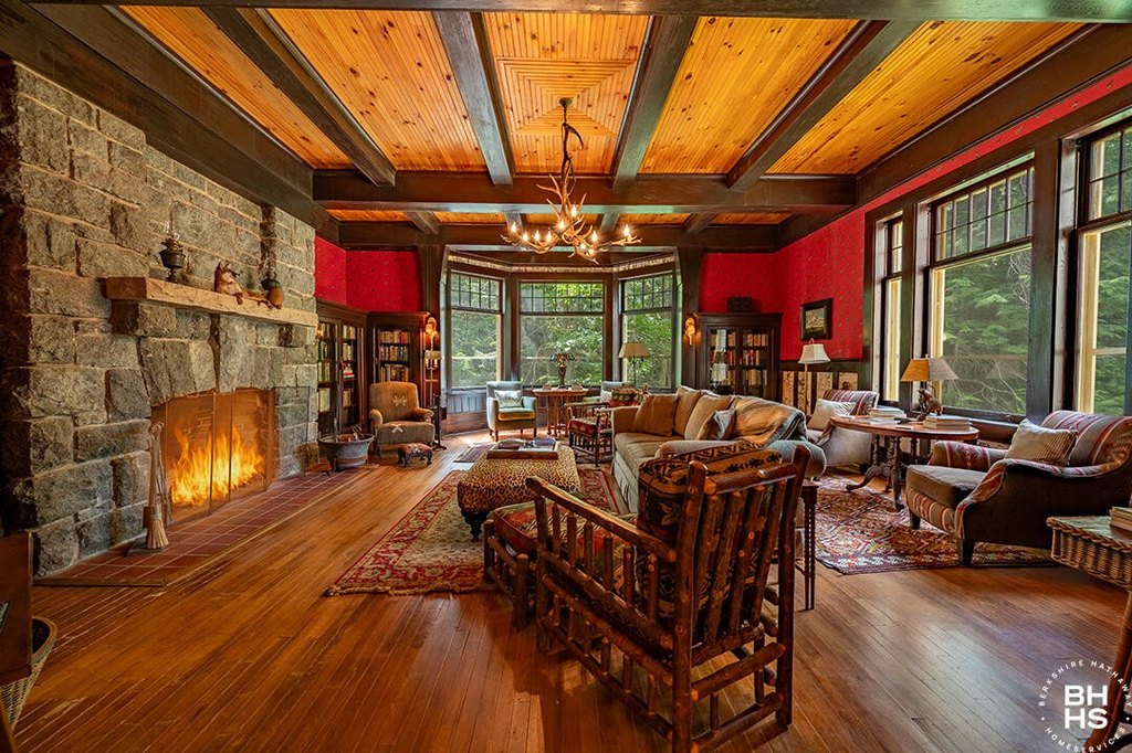 Saranac Lake, New York, 12983, United States, 6 Bedrooms Bedrooms, ,5.5 BathroomsBathrooms,Residential,Forsale,1953155