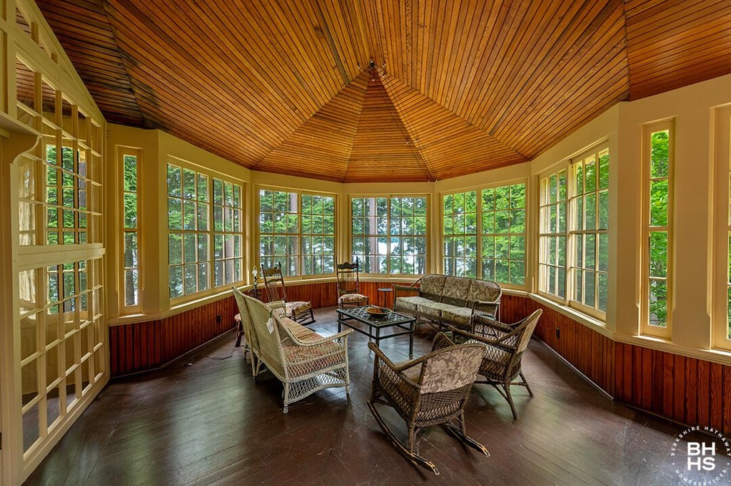 Saranac Lake, New York, 12983, United States, 6 Bedrooms Bedrooms, ,5.5 BathroomsBathrooms,Residential,Forsale,1953155