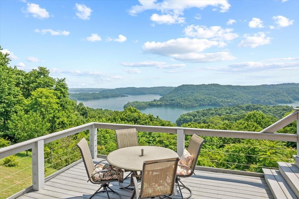 Hilham, Tennessee, 38568, United States, 4 Bedrooms Bedrooms, ,3 BathroomsBathrooms,Residential,Forsale,1929824