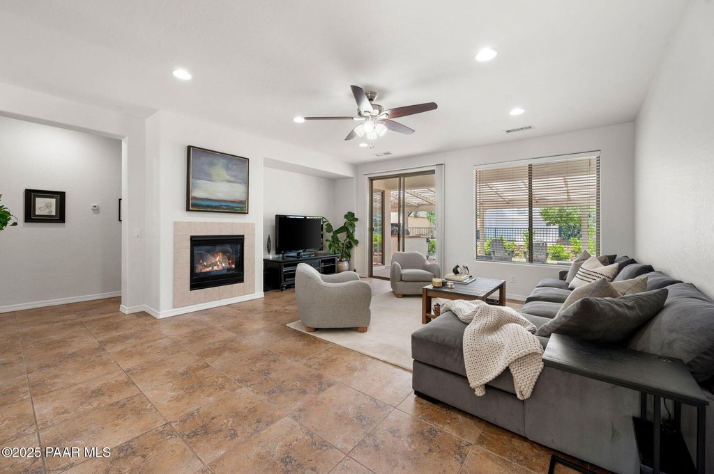 Prescott Valley, Arizona, 86314, United States, 3 Bedrooms Bedrooms, ,2 BathroomsBathrooms,Residential,Forsale,1929286