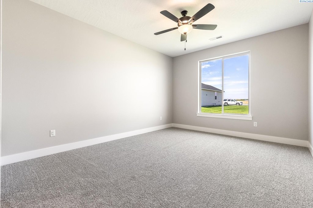 Pasco, Washington, 99301, United States, 3 Bedrooms Bedrooms, ,2 BathroomsBathrooms,Residential,Forsale,1898149