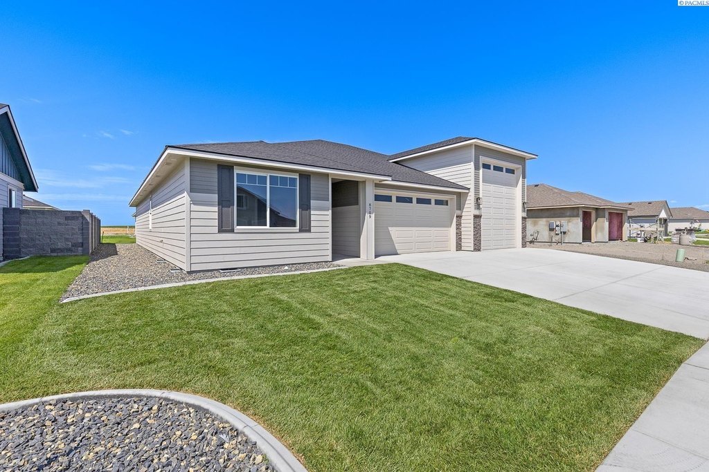 Pasco, Washington, 99301, United States, 3 Bedrooms Bedrooms, ,2 BathroomsBathrooms,Residential,Forsale,1898149