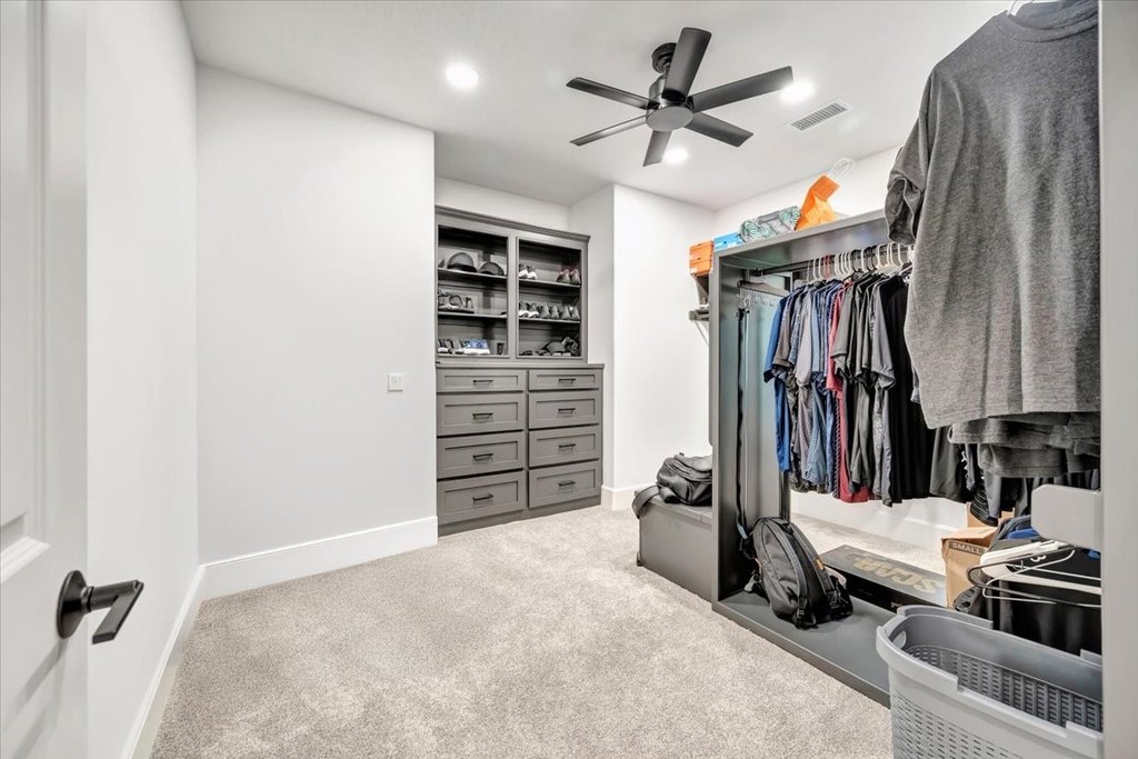 Friendswood, Texas, 77546, United States, 4 Bedrooms Bedrooms, ,5 BathroomsBathrooms,Residential,Forsale,1889150