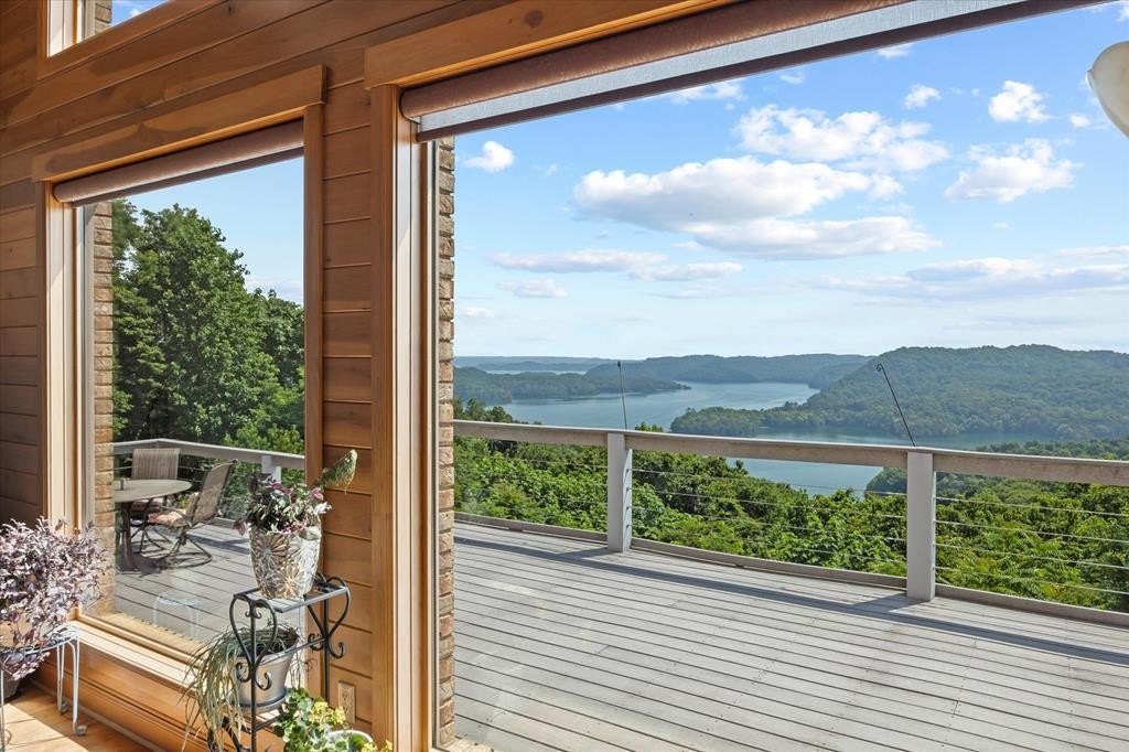 Hilham, Tennessee, 38568, United States, 4 Bedrooms Bedrooms, ,3 BathroomsBathrooms,Residential,Forsale,1929824