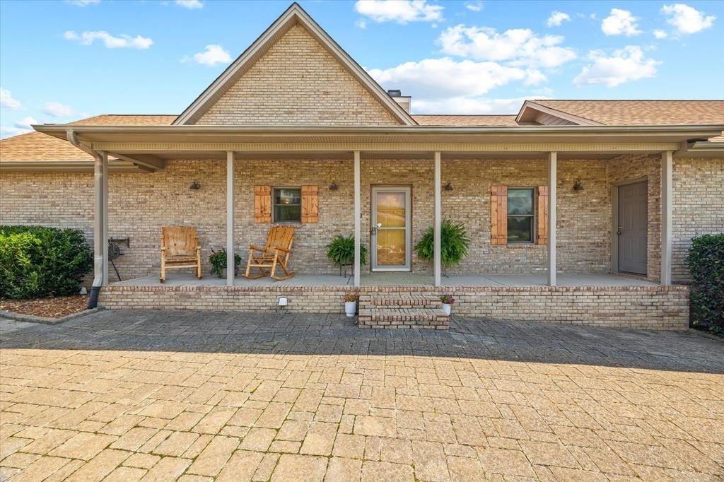 Hilham, Tennessee, 38568, United States, 4 Bedrooms Bedrooms, ,3 BathroomsBathrooms,Residential,Forsale,1929824