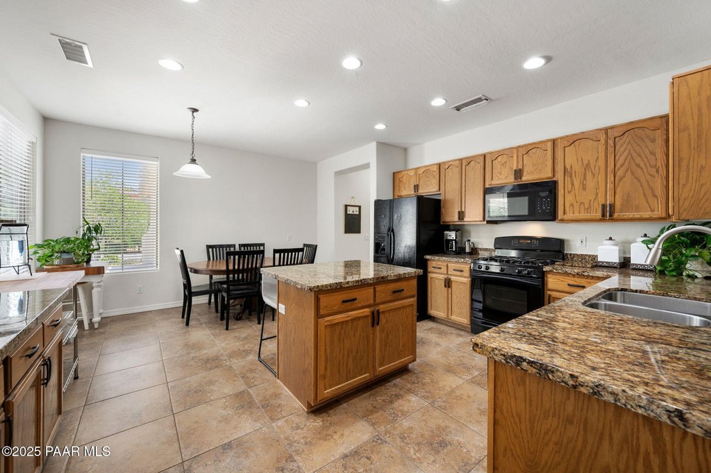 Prescott Valley, Arizona, 86314, United States, 3 Bedrooms Bedrooms, ,2 BathroomsBathrooms,Residential,Forsale,1929286