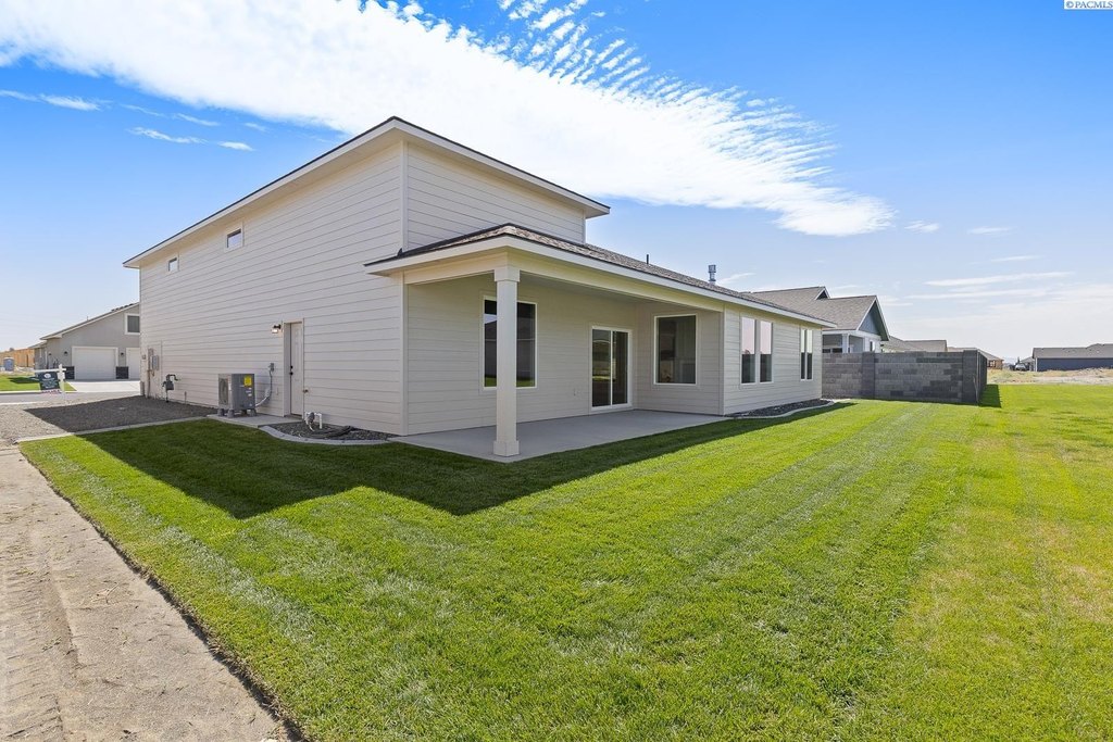 Pasco, Washington, 99301, United States, 3 Bedrooms Bedrooms, ,2 BathroomsBathrooms,Residential,Forsale,1898149