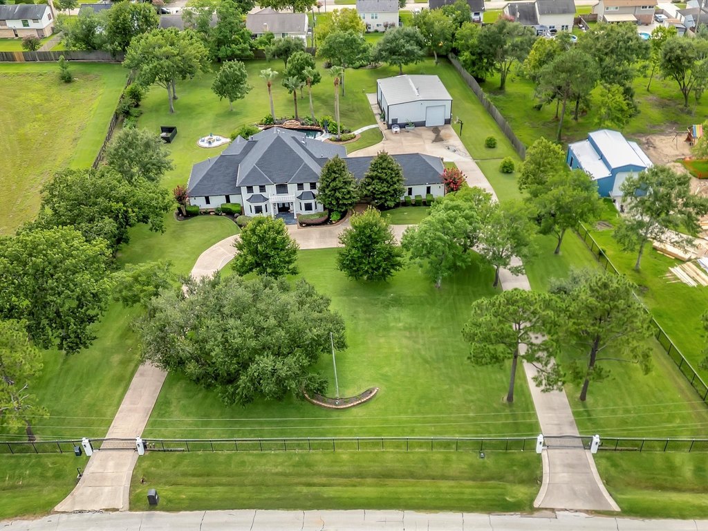 Friendswood, Texas, 77546, United States, 4 Bedrooms Bedrooms, ,5 BathroomsBathrooms,Residential,Forsale,1889150