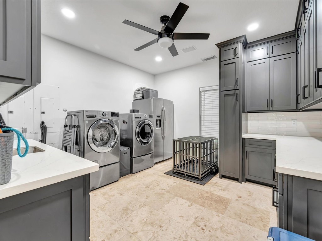 Friendswood, Texas, 77546, United States, 4 Bedrooms Bedrooms, ,5 BathroomsBathrooms,Residential,Forsale,1889150