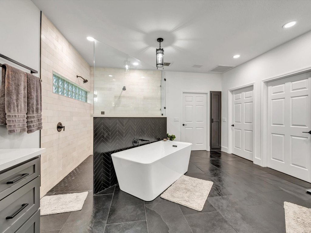 Friendswood, Texas, 77546, United States, 4 Bedrooms Bedrooms, ,5 BathroomsBathrooms,Residential,Forsale,1889150